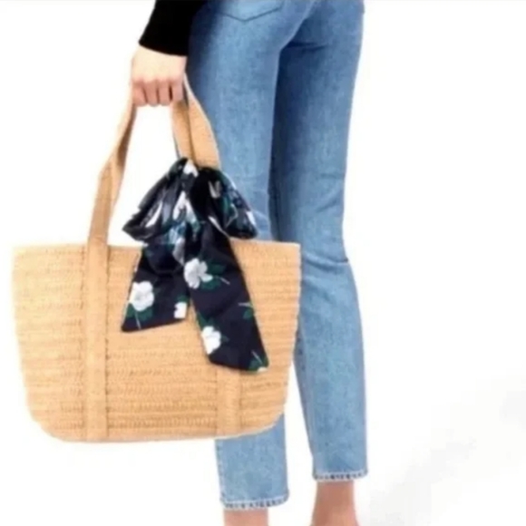 NWT WOMEN'S DRAPER JAMES STRAW TOTE WITH FLORAL SCARF - Picture 2 of 9